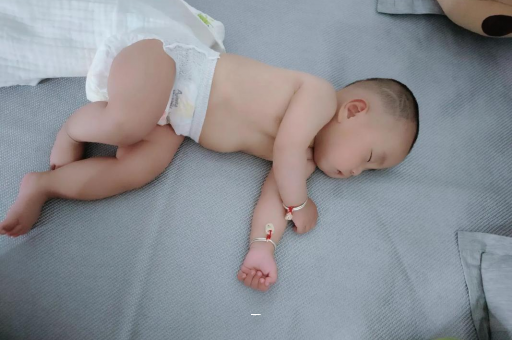 安顺宝宝夏天要穿袜子吗